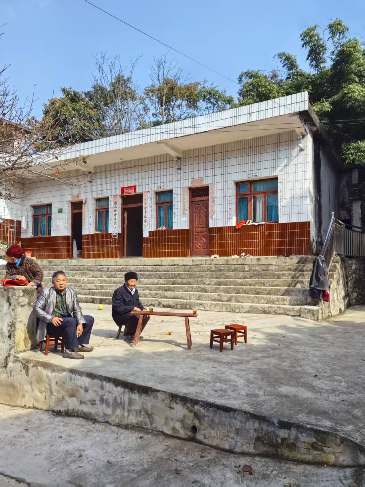 万峰林自有房出租----（带40平庭院）