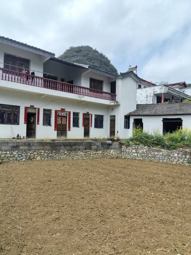 万峰林自有房屋出租----（鱼龙村）