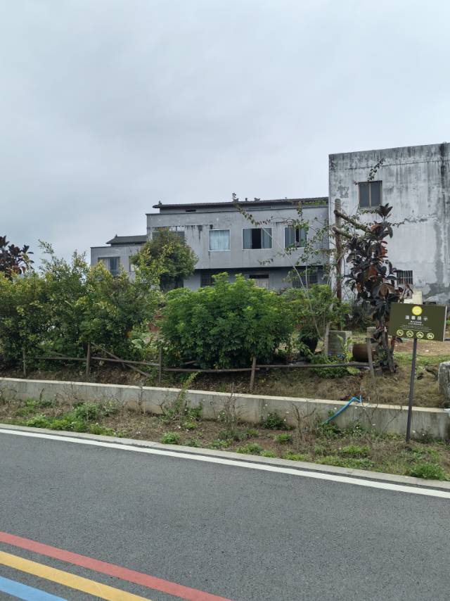 丰都民房出租----（带200平院子200平菜地）